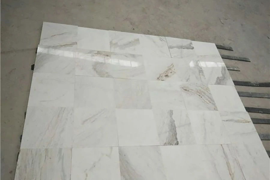 Calacatta Amber Marble Tile 02.jpg